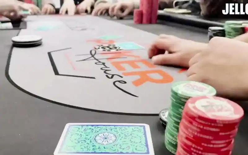 德州扑克基础策略_冷静镇定起手牌选择_GG德州扑克复盘技巧