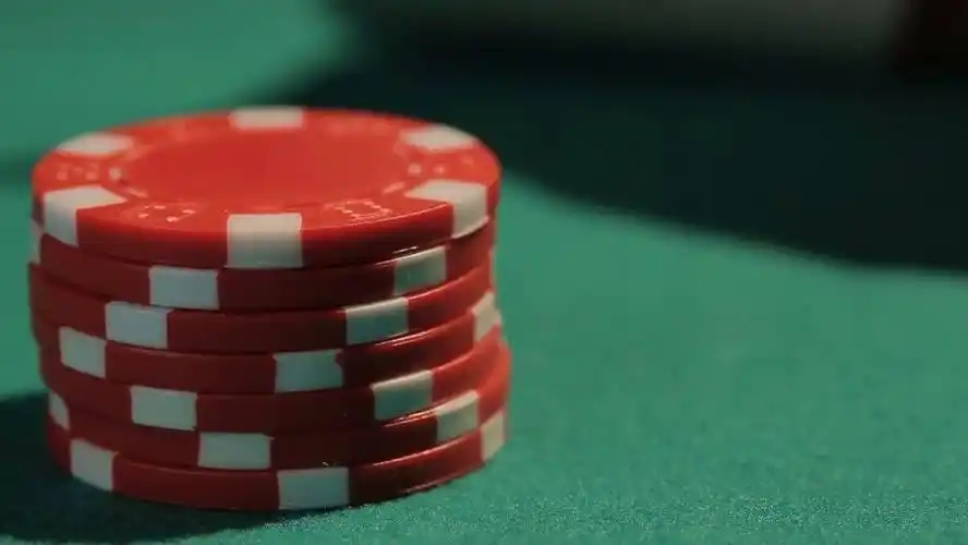 GG德州扑克转牌策略_无限德州扑克下注技巧_无限德州扑克下注策略