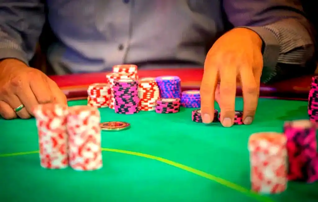 GG德州扑克翻牌后打法_位置重要性解读_德州扑克翻牌后策略