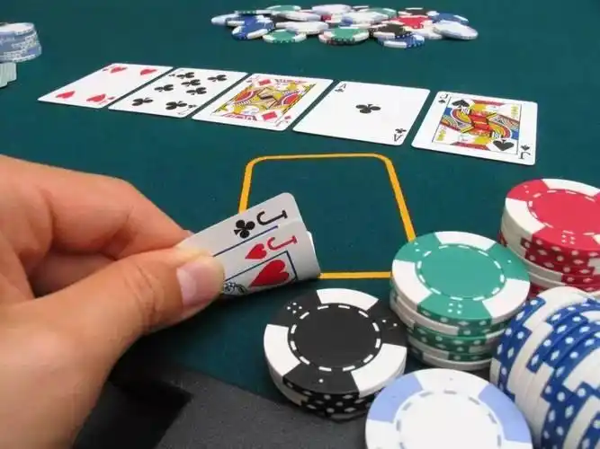 德克萨斯扑克新手必胜策略_专注于十手大牌打法_GG德州扑克转牌策略