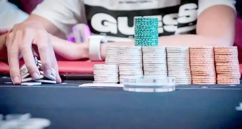 GG德州扑克平衡策略_德州扑克必胜策略_德州扑克十大制胜诀窍