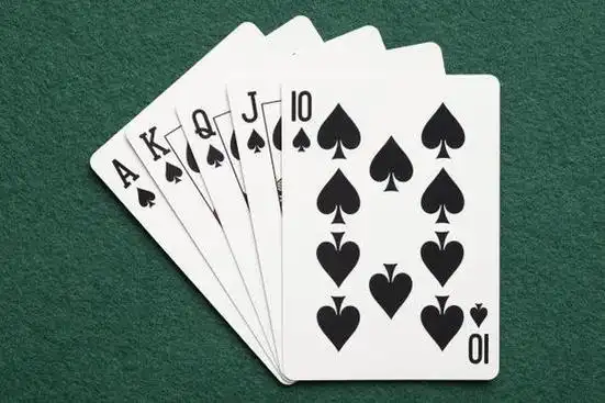 GG德州扑克转牌策略_谨慎应对强手牌型_避免德州扑克输钱陷阱