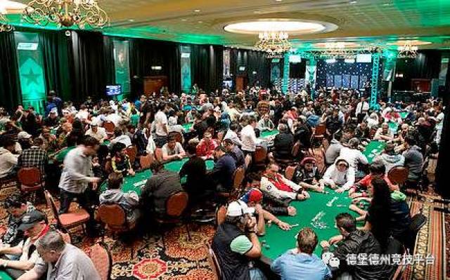 德州扑克锦标赛中期后期打法，关注筹码量变化及泡沫圈策略
